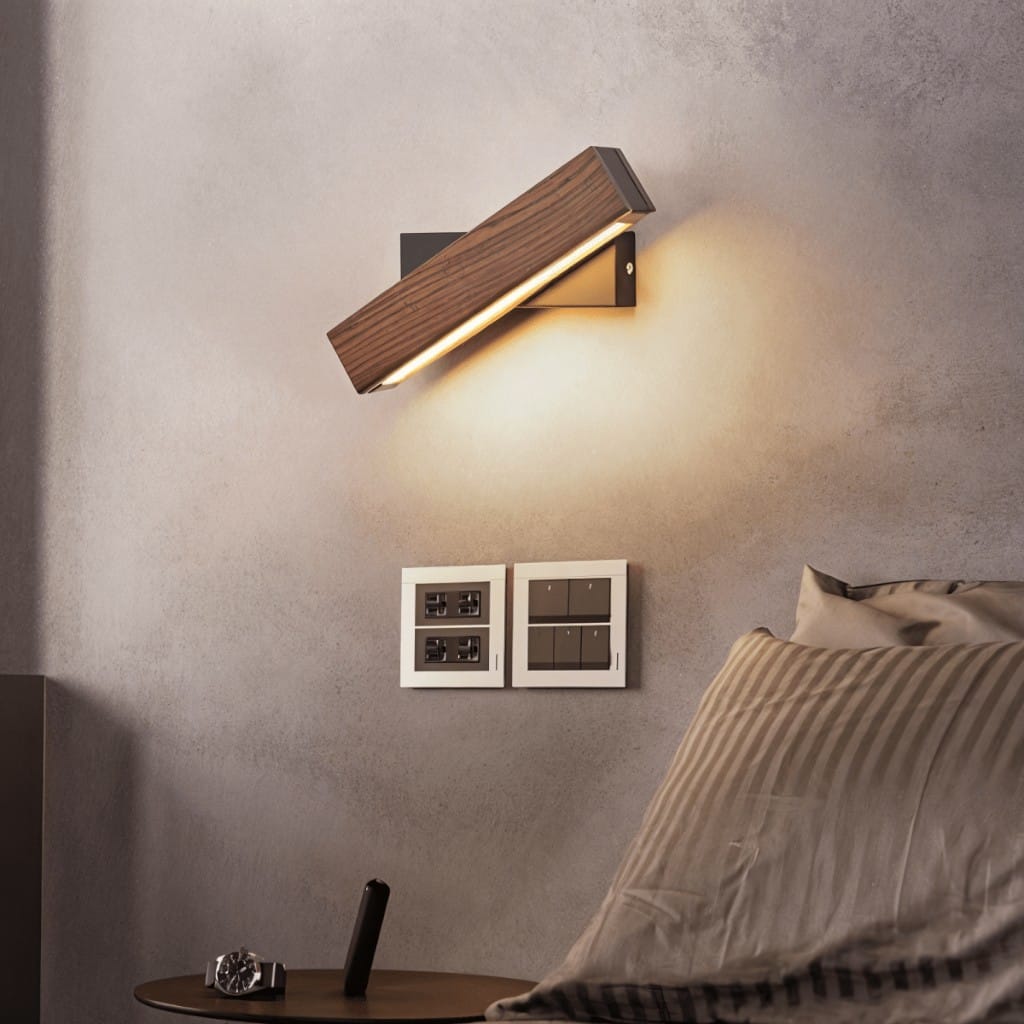 Aurevik – Adjustable Wooden Wall Sconce