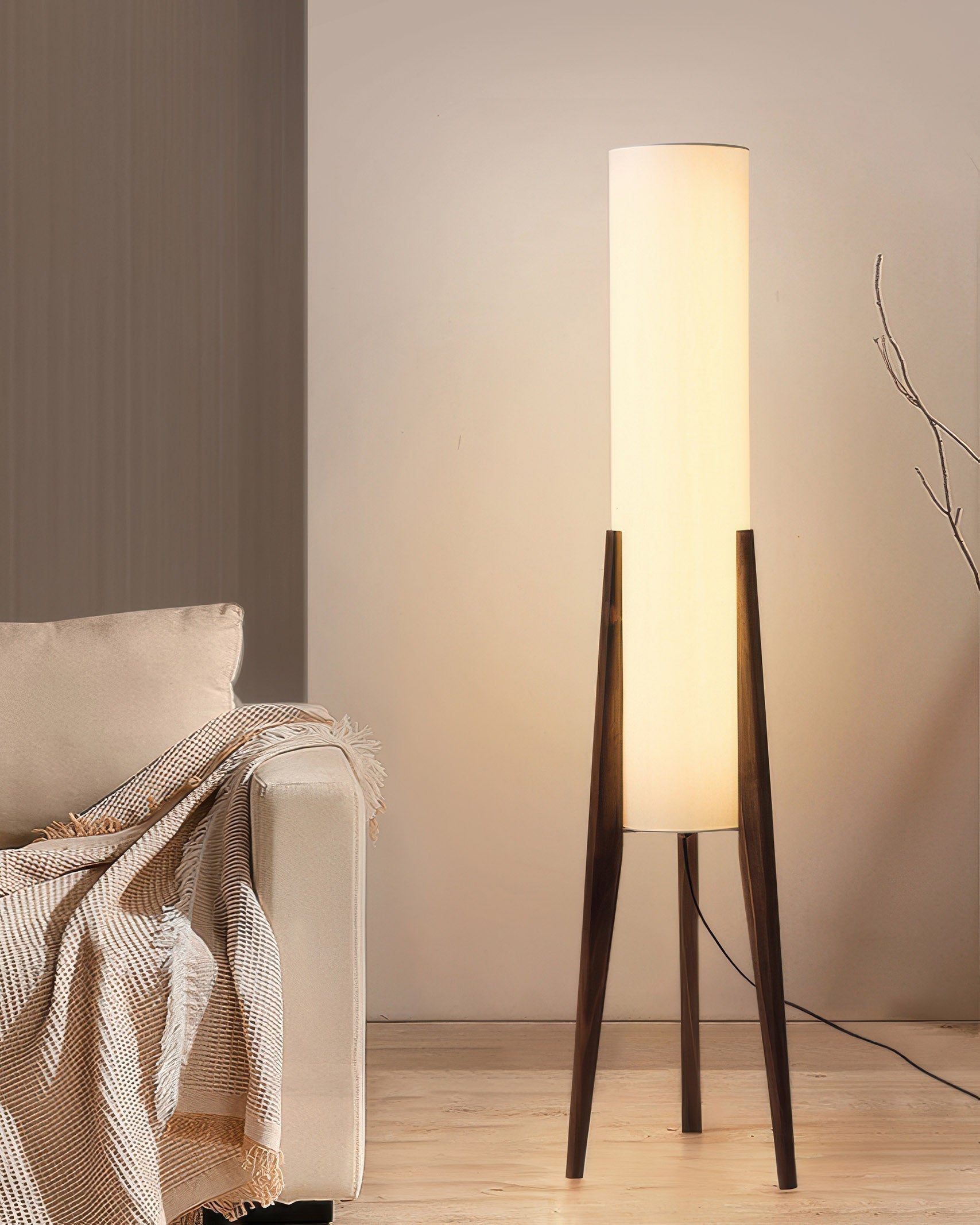 Orvane - Lampadaire en bois massif noyer