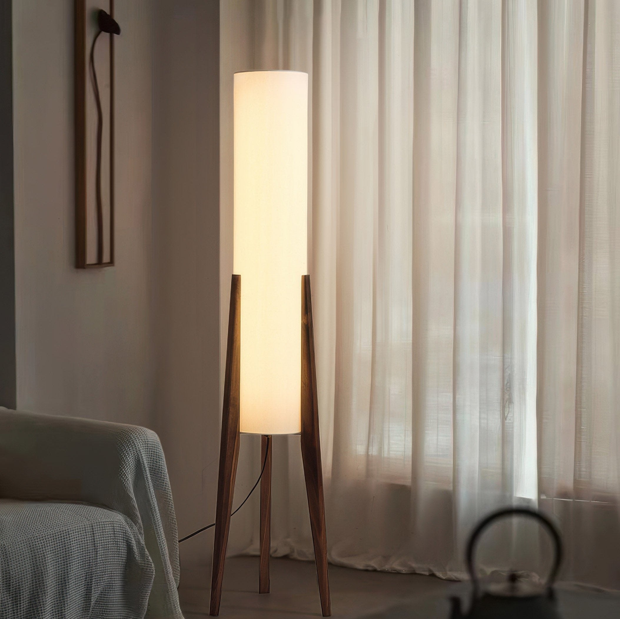 Orvane - Lampadaire en bois massif noyer