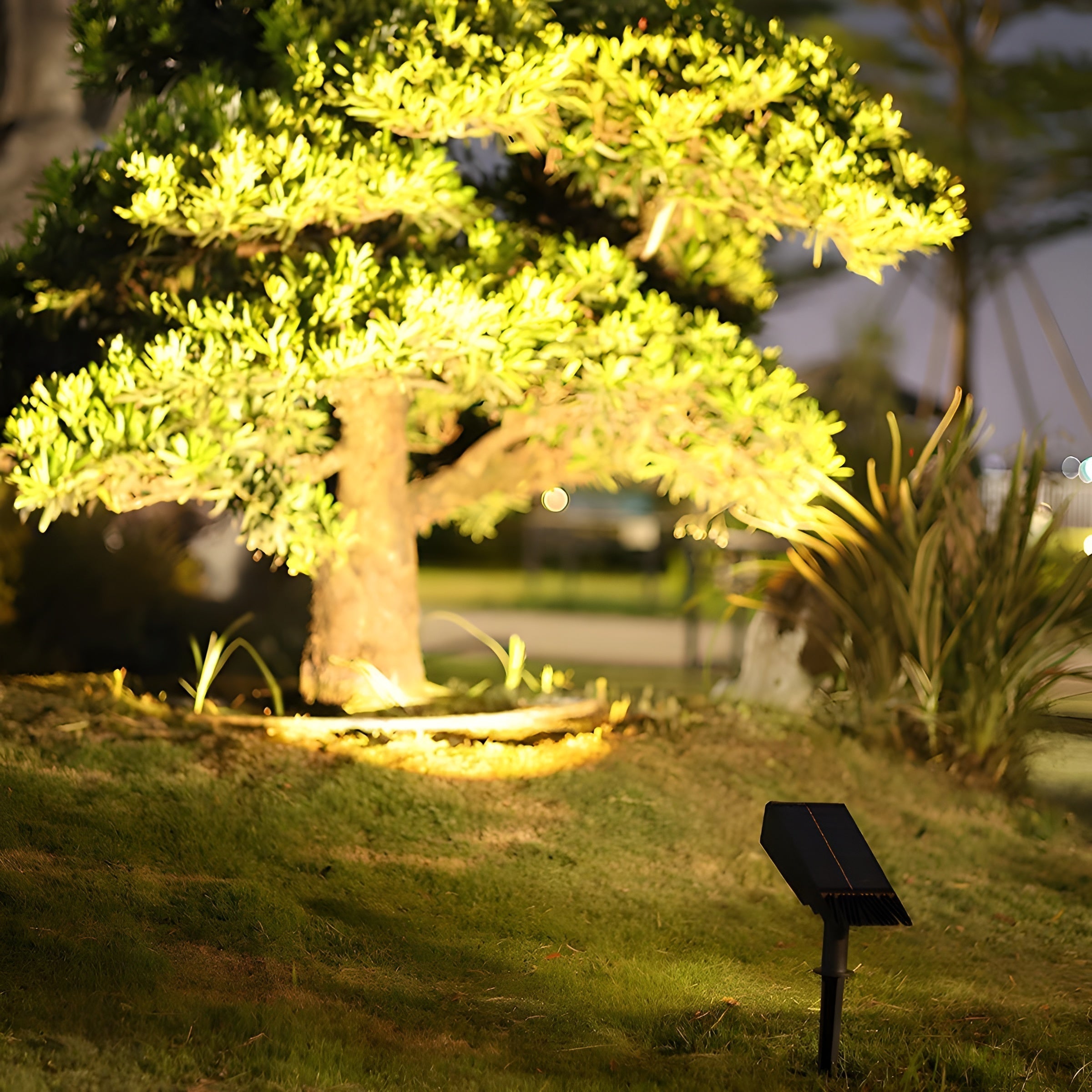 Adjustable Solar Outdoor Spotlight LED Landscape Garden Light - Image 3