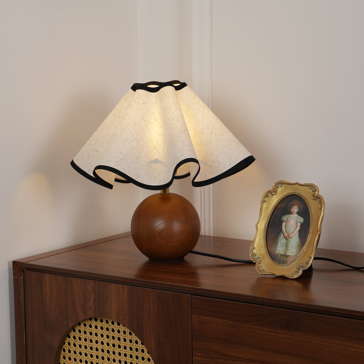 Mirelle - Lampe de table avec abat-jour en tissu motif crête de vague