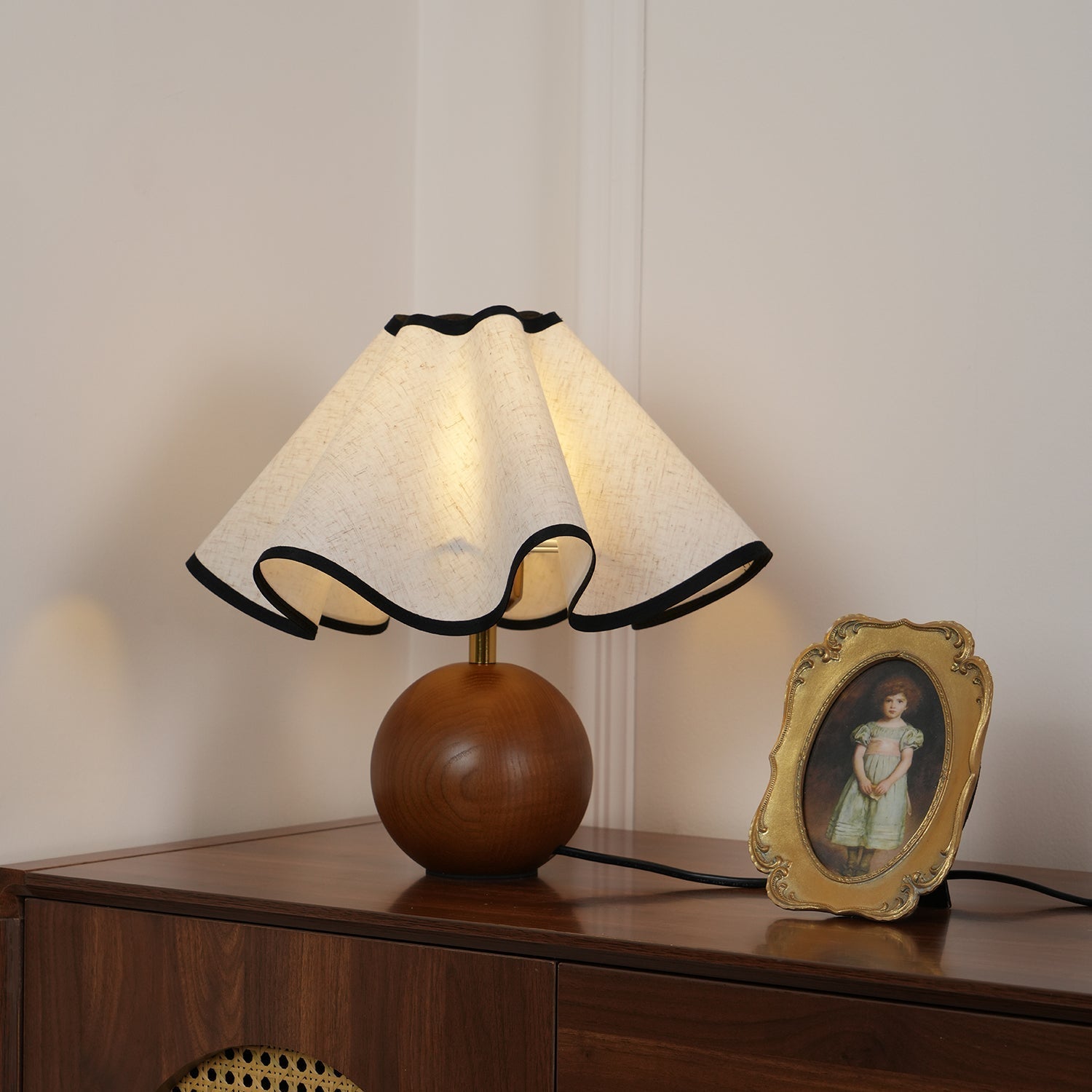 Mirelle - Lampe de table avec abat-jour en tissu motif crête de vague
