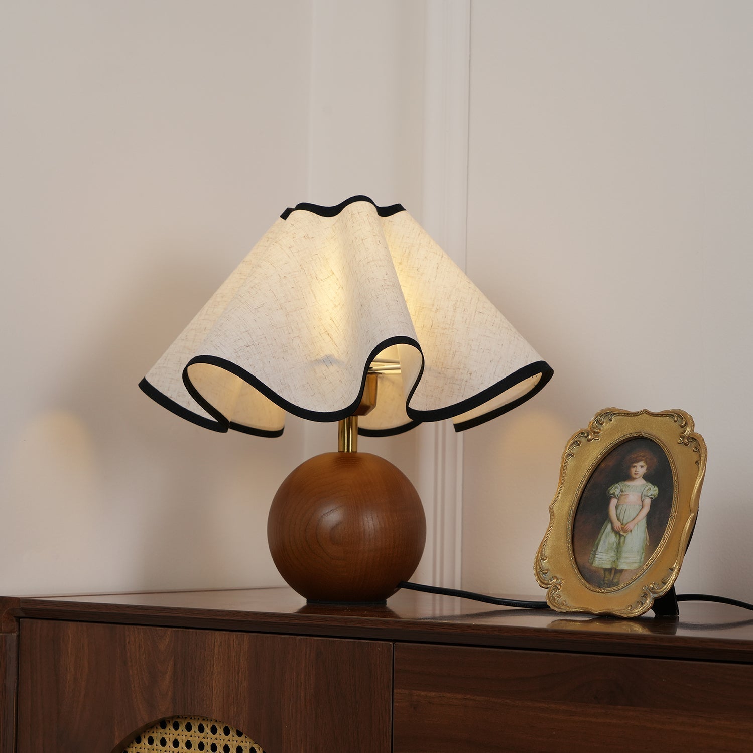 Mirelle - Lampe de table avec abat-jour en tissu motif crête de vague