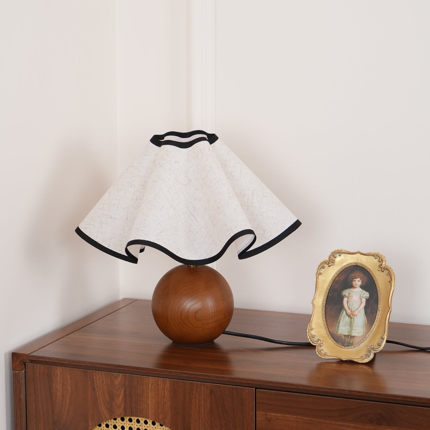 Mirelle - Lampe de table avec abat-jour en tissu motif crête de vague