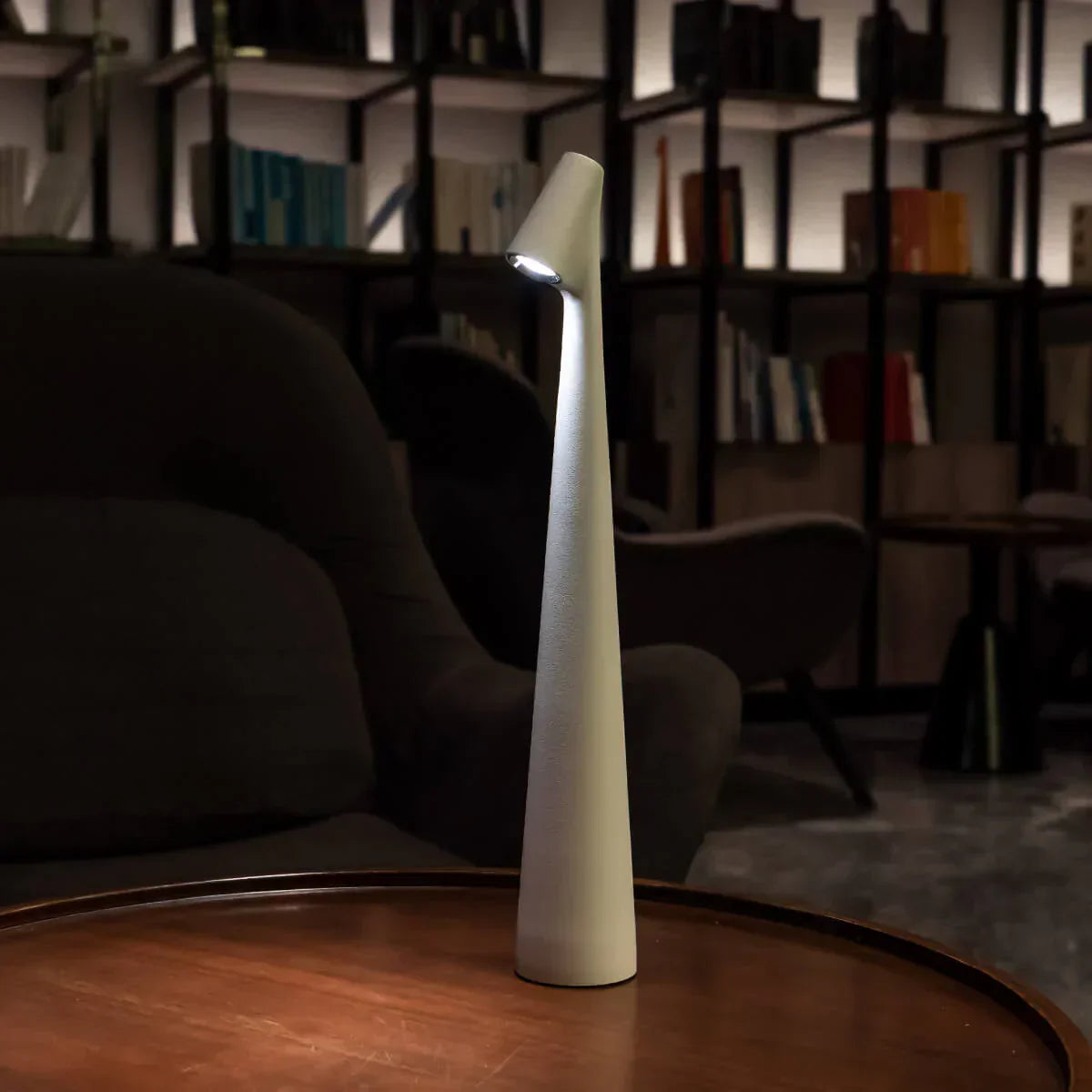 Velmora – Lampada da Tavolo Moderna Minimalista